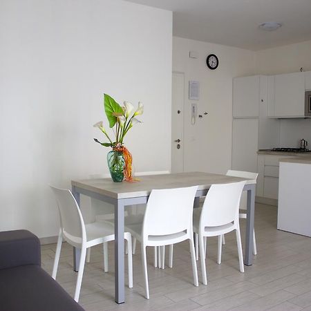 Residence La Perla Каорле Экстерьер фото